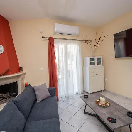 Kondraki Villa *
